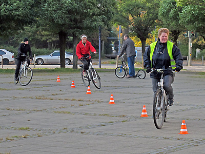 Slalom in Hamburgs Altstadt Training an den Wallanlagen